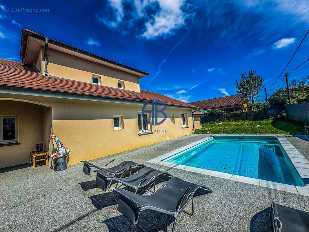 Maison à LA TOUR-DU-PIN