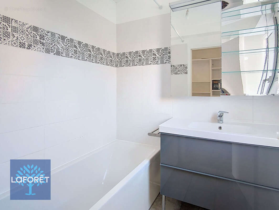 Appartement à VERT-LE-GRAND
