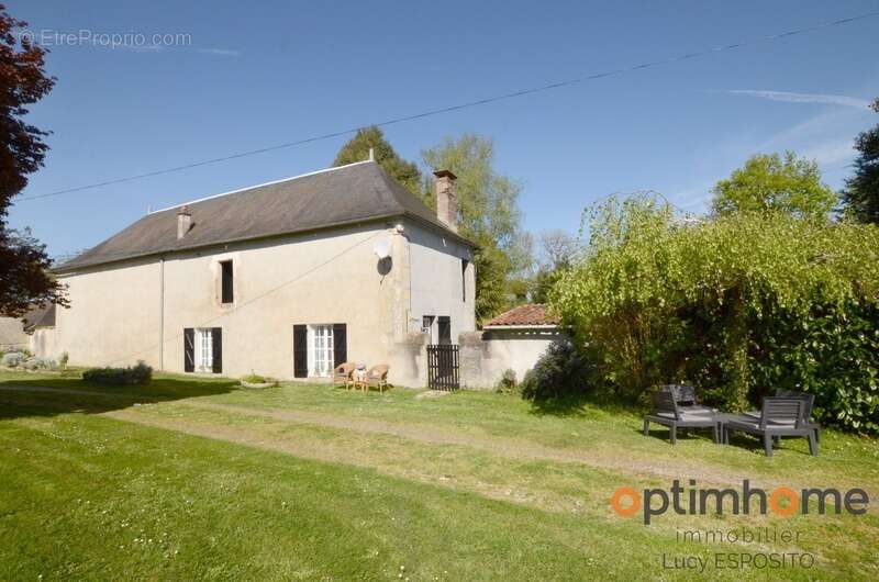 Maison à CHARROUX