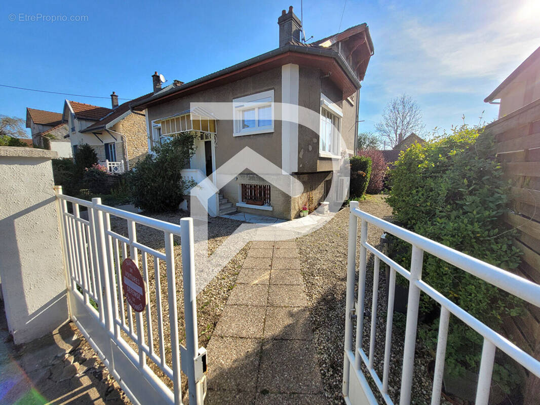 Maison à CHAUMONT