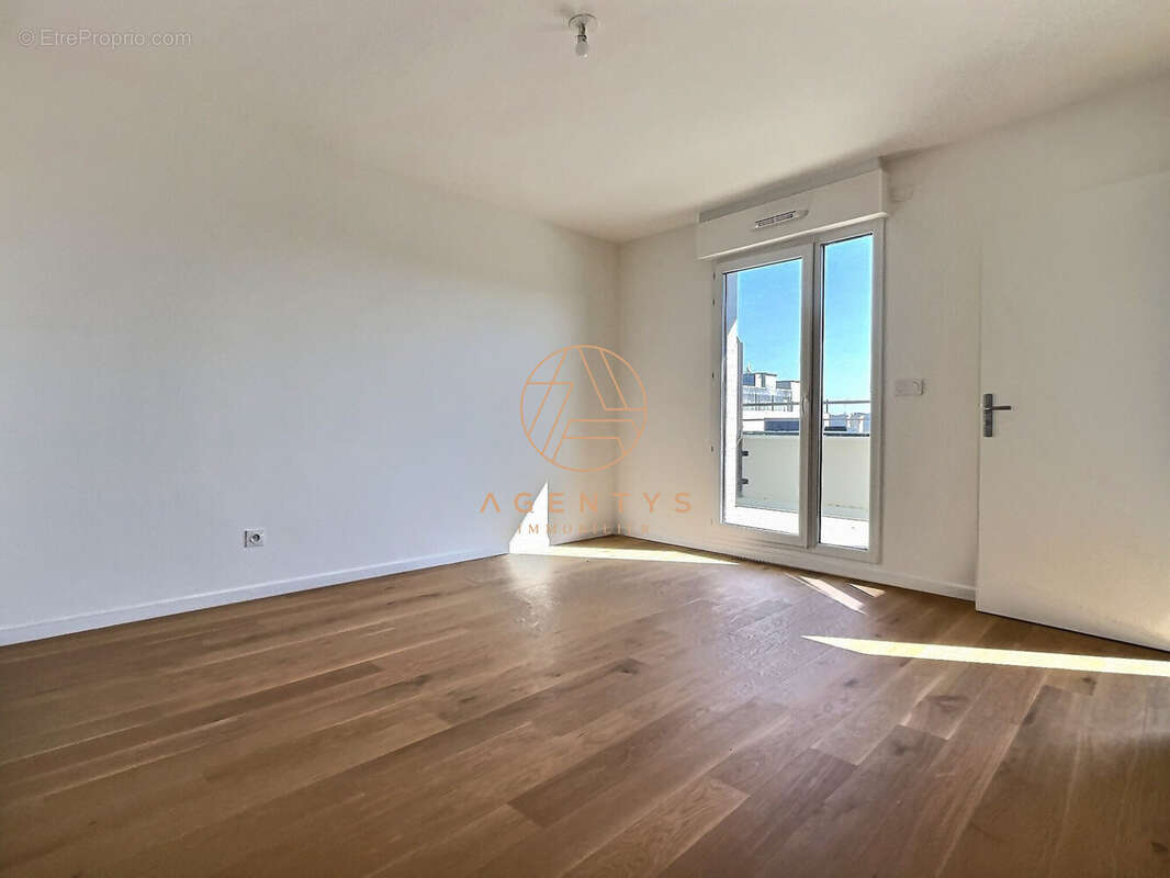 Appartement à SAINT-MAUR-DES-FOSSES