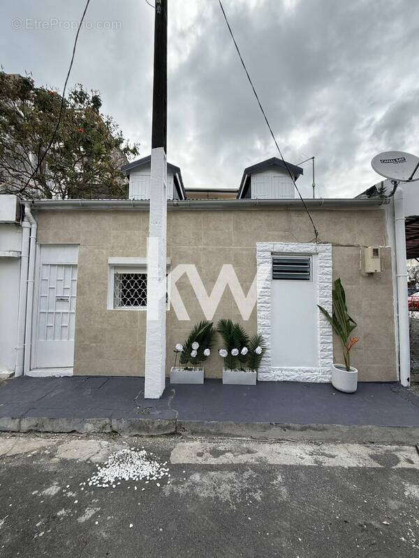 Maison à POINTE-A-PITRE
