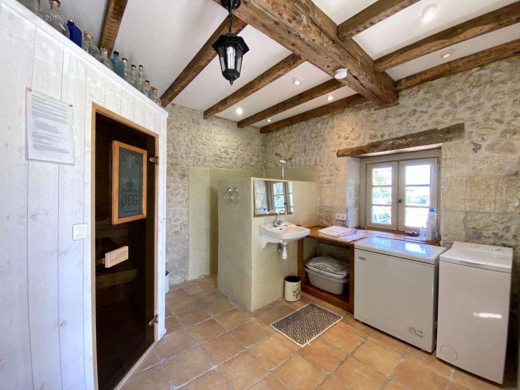 Maison à AUBETERRE-SUR-DRONNE