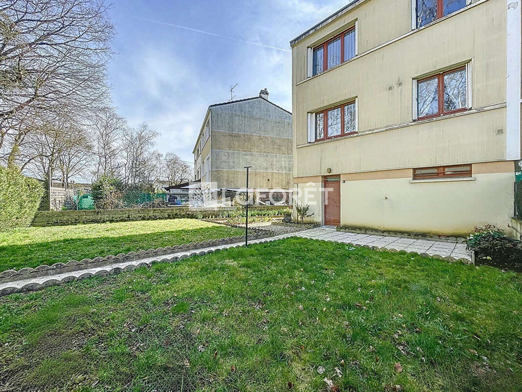 Maison à LA QUEUE-EN-BRIE