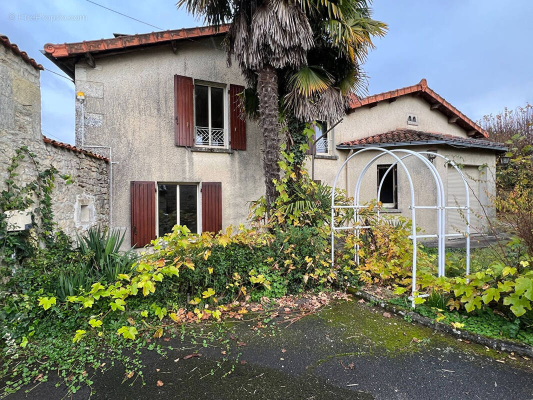 Maison à RUFFEC