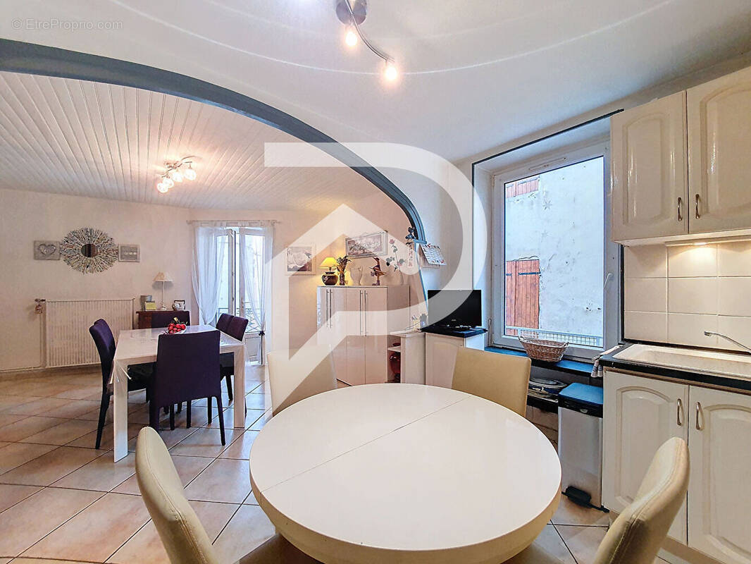 Maison à MONTELIMAR