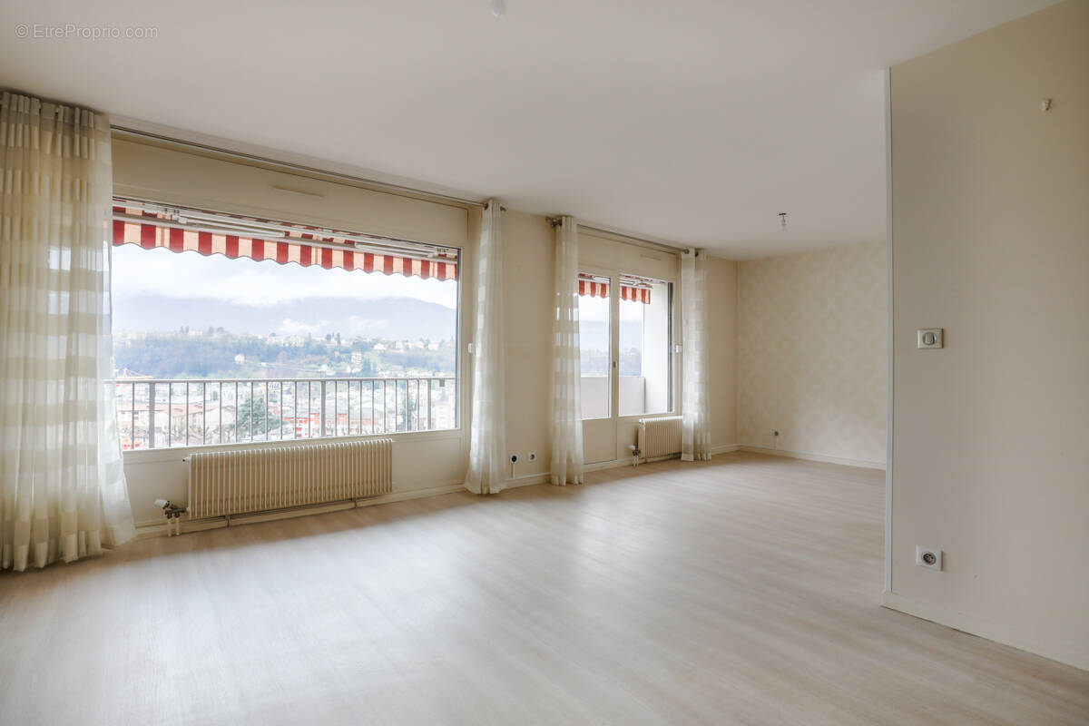 Appartement à AIX-LES-BAINS