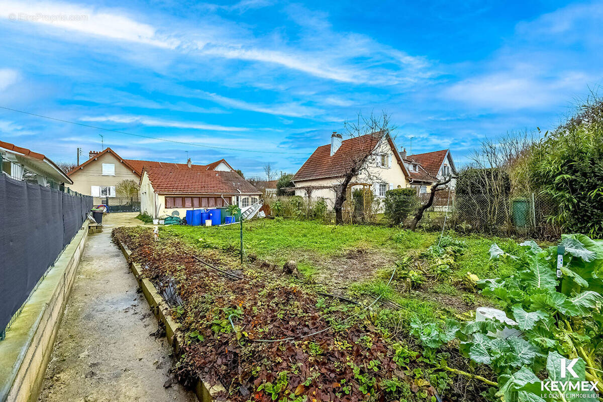 Terrain à PONTOISE