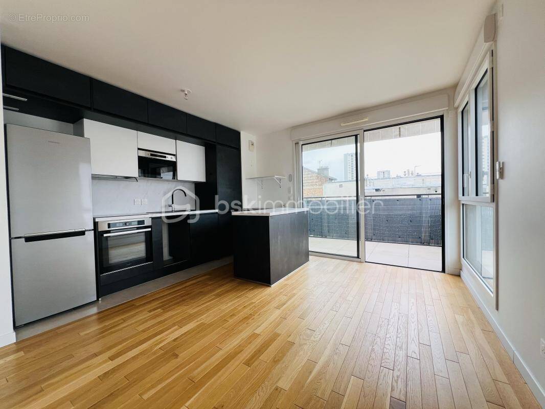Appartement à L&#039;HAY-LES-ROSES