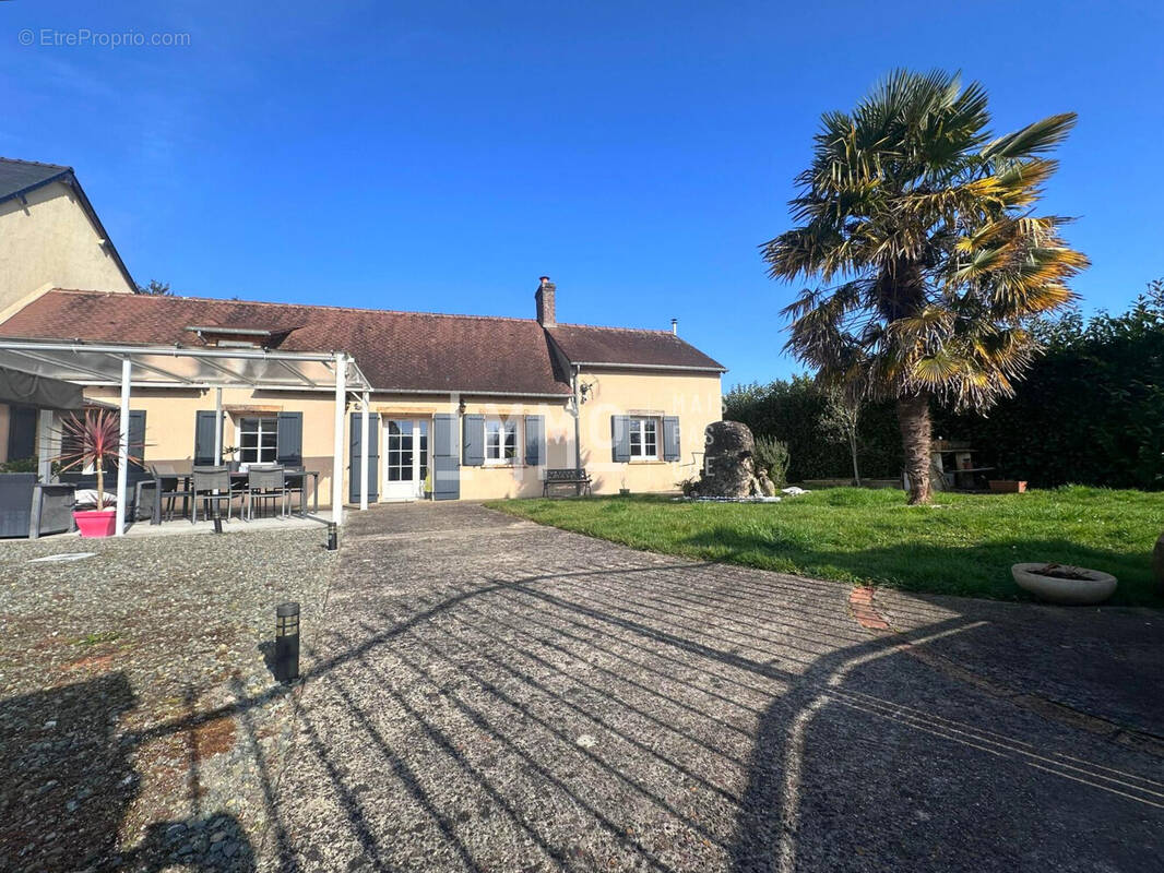 Maison à VERNEIL-LE-CHETIF