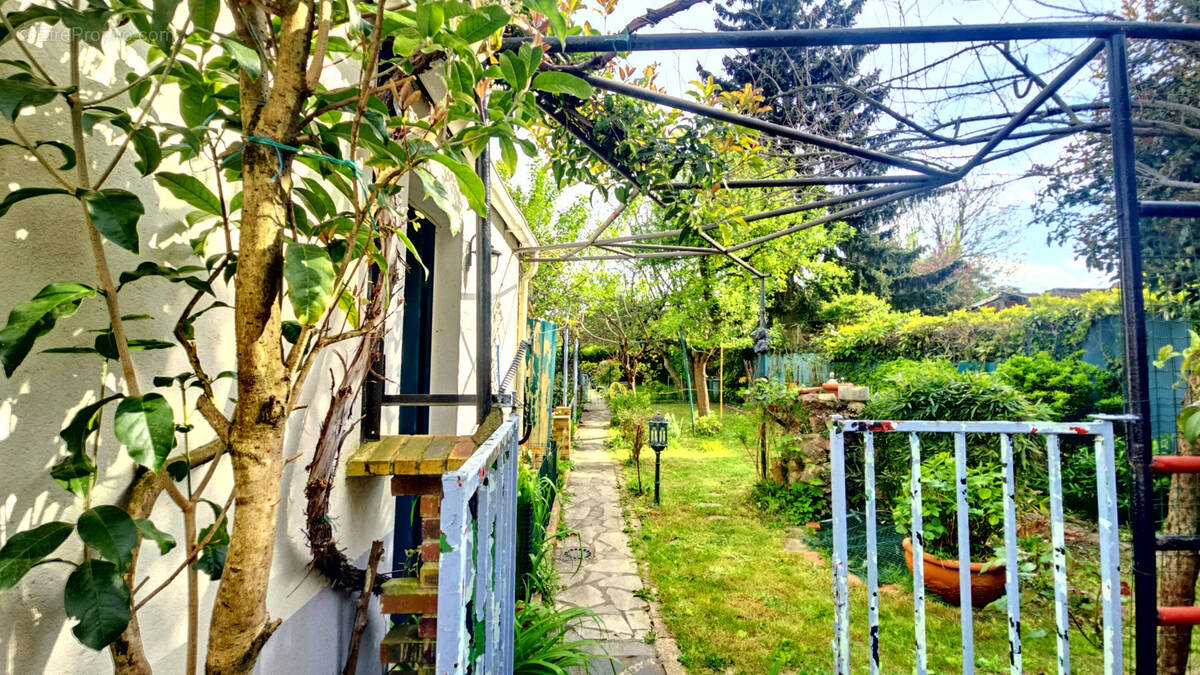 Maison à VILLENEUVE-LE-ROI