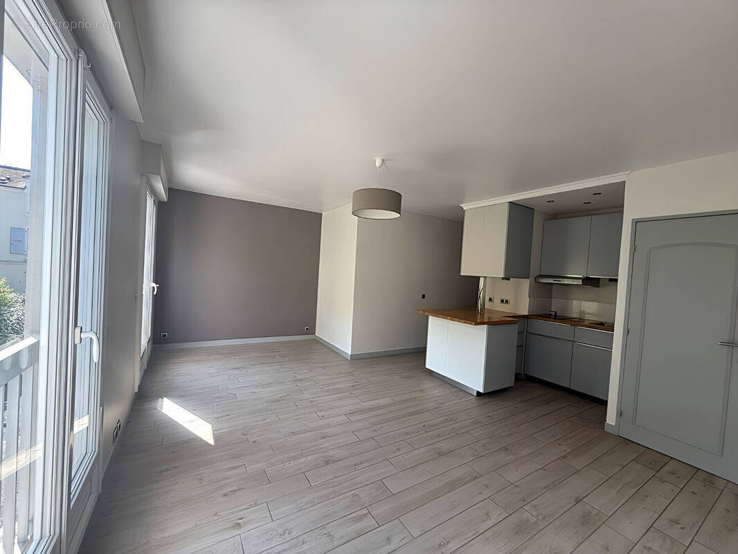 Appartement à BIEVRES