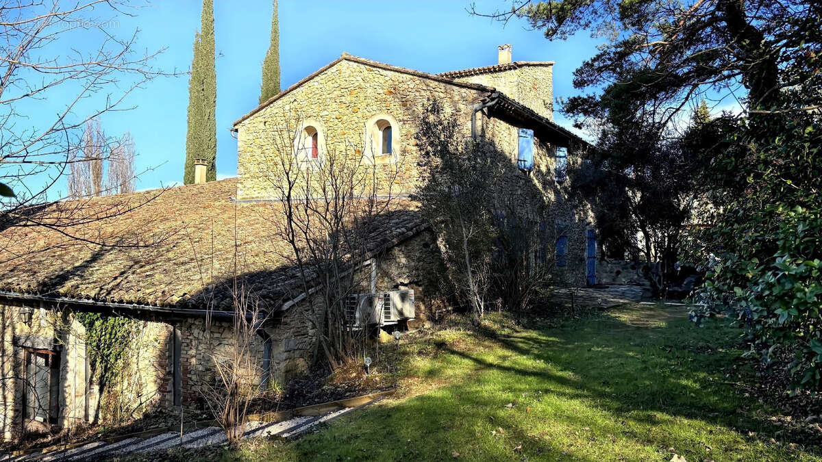 Maison à MIRMANDE