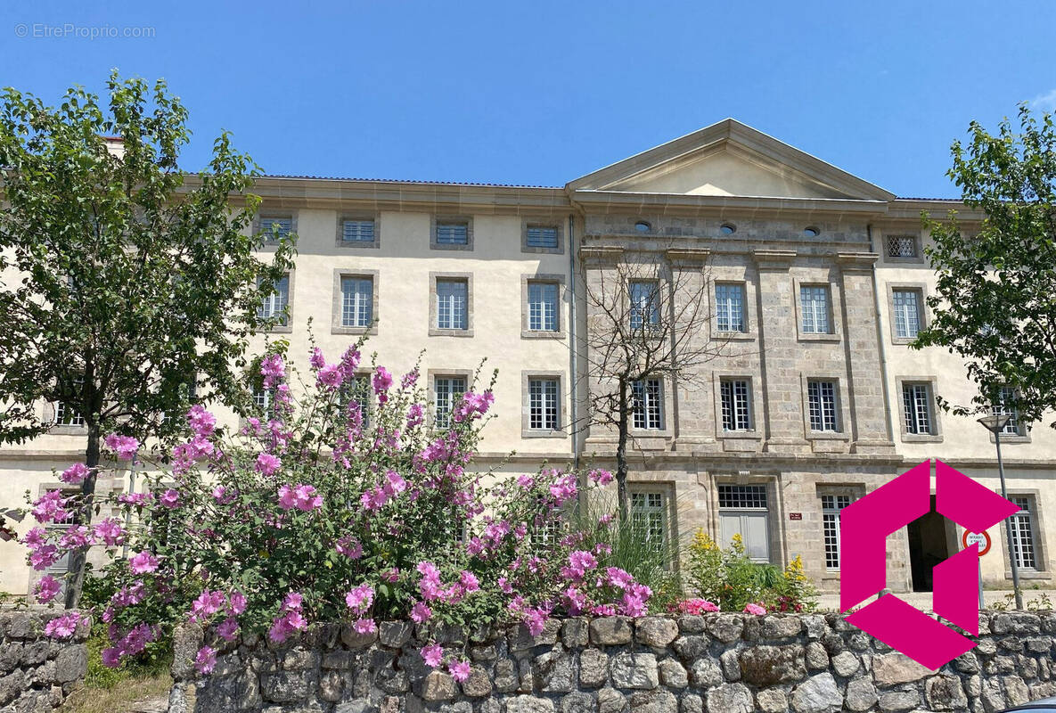 Appartement à LA SEAUVE-SUR-SEMENE