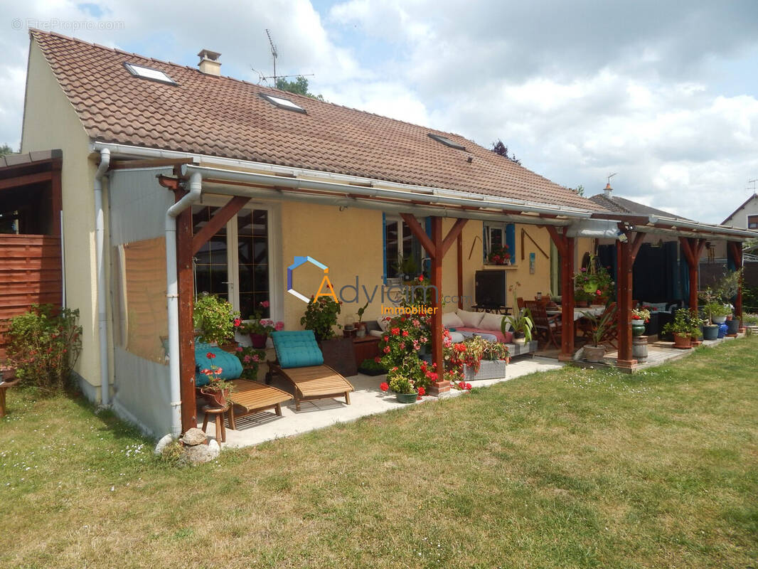 Maison à AMILLY
