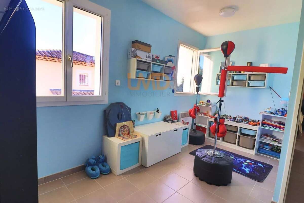 Maison à SEILLONS-SOURCE-D&#039;ARGENS