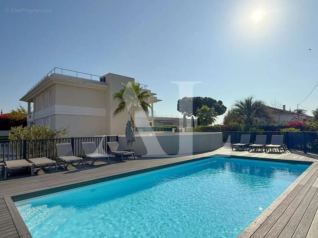 Appartement à VALLAURIS
