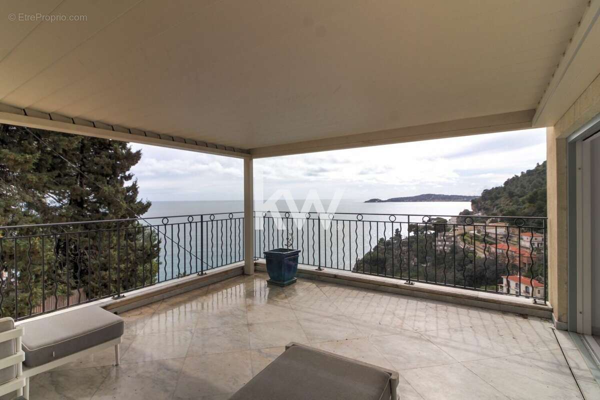 Appartement à EZE