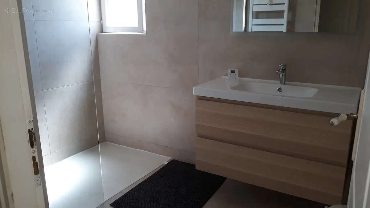 Maison à ROQUEBRUNE-SUR-ARGENS