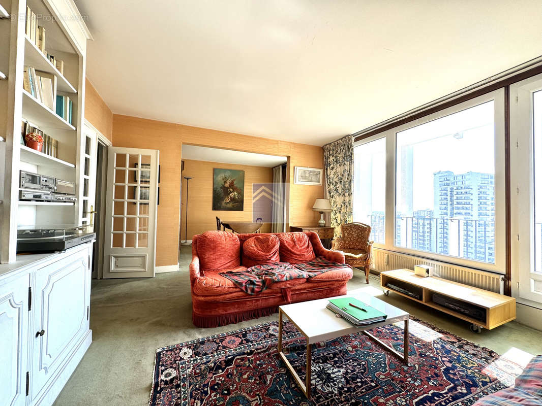Appartement à COURBEVOIE