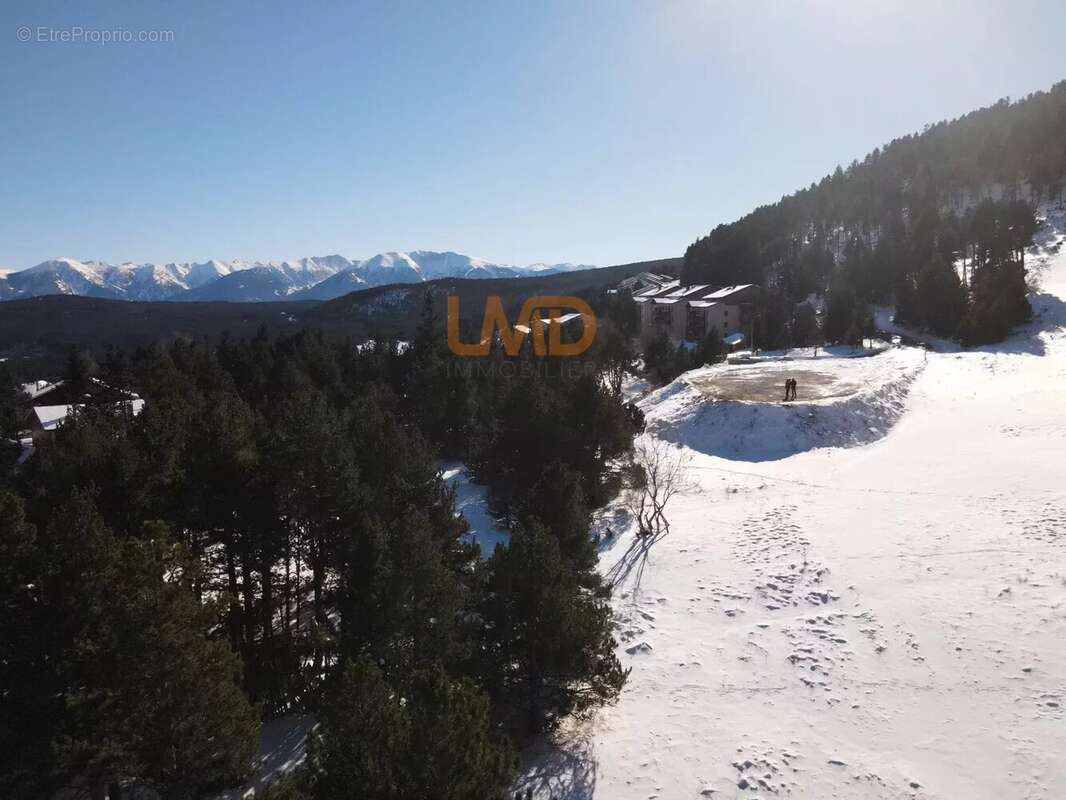 Terrain à LES ANGLES