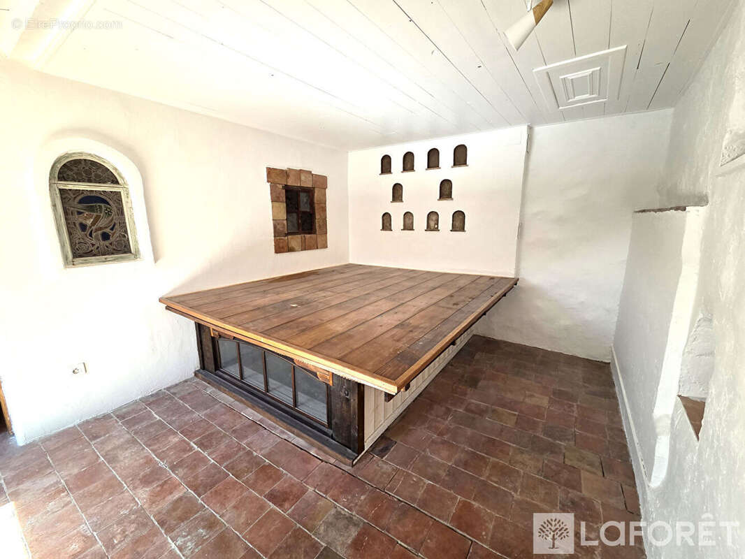Appartement à COTIGNAC