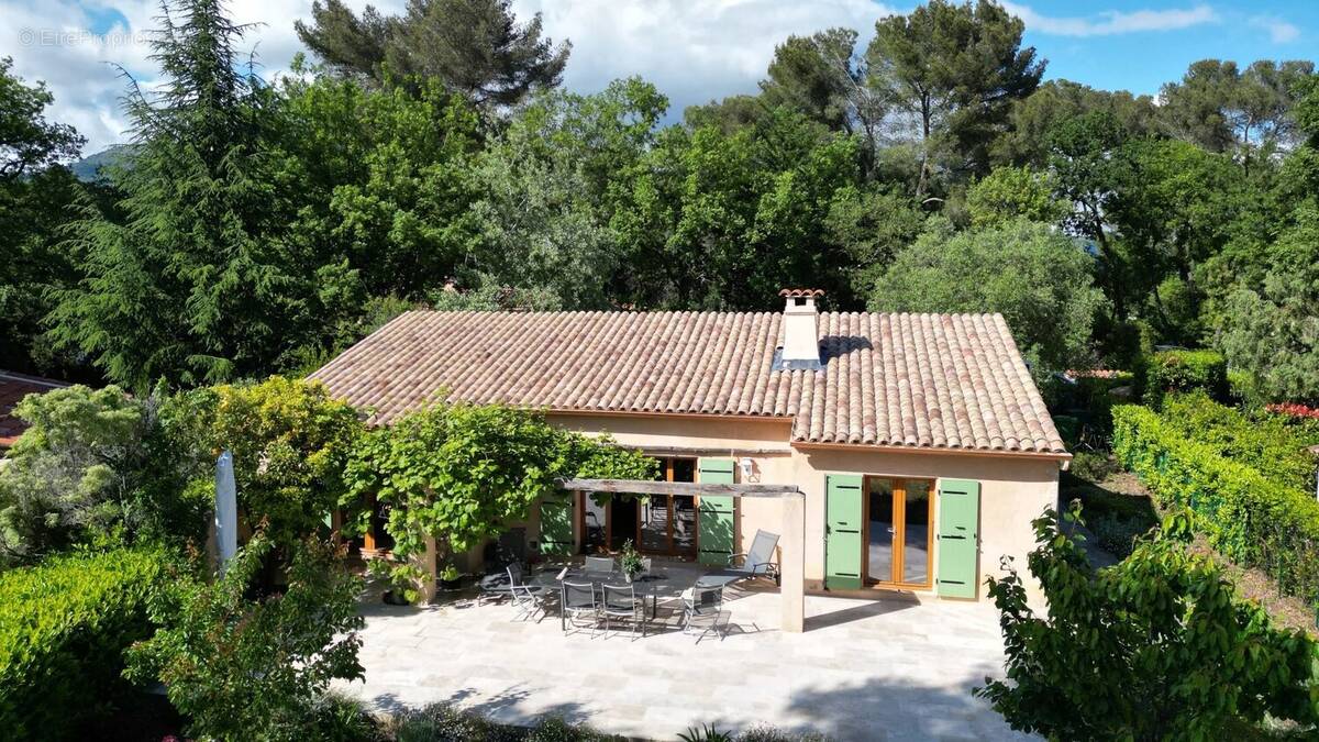 Maison à ROQUEFORT-LES-PINS