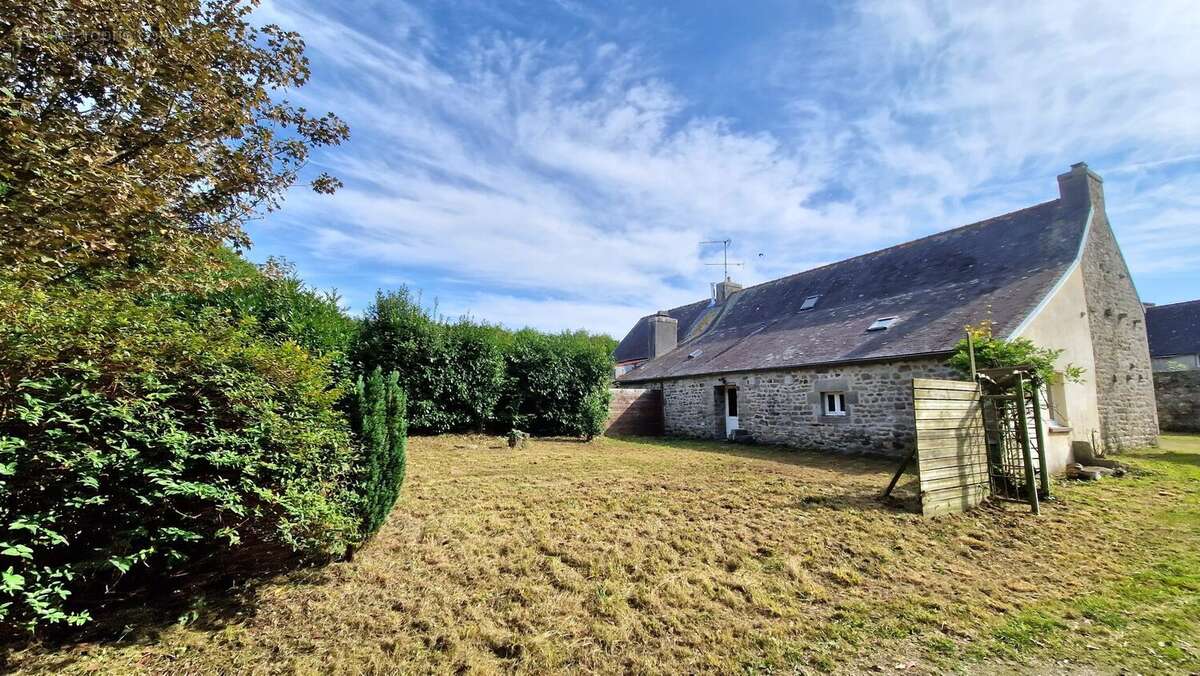 Maison à COMBRIT