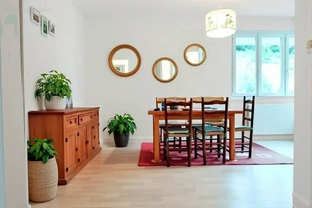 Appartement à SALINS-LES-BAINS