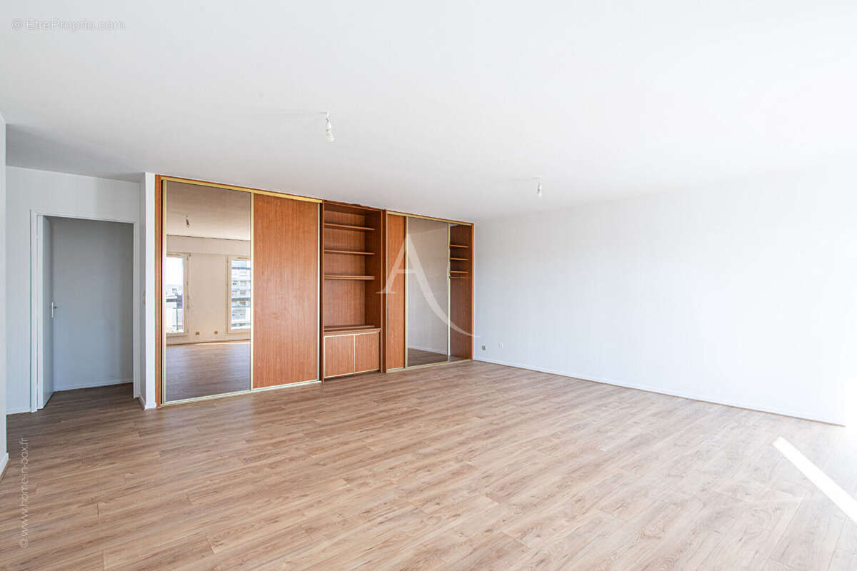 Appartement à SURESNES