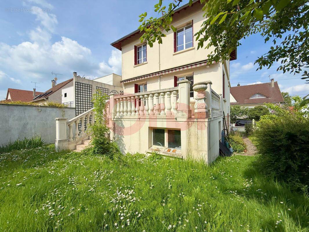 Maison à SACLAY