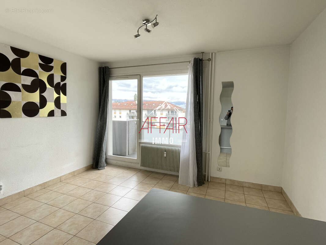 Appartement à COLLONGES-SOUS-SALEVE