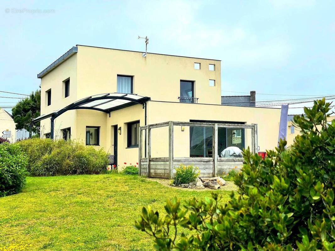 Maison à SANTEC