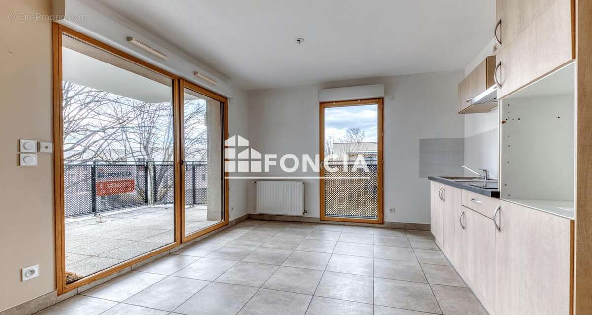 Appartement à BRON