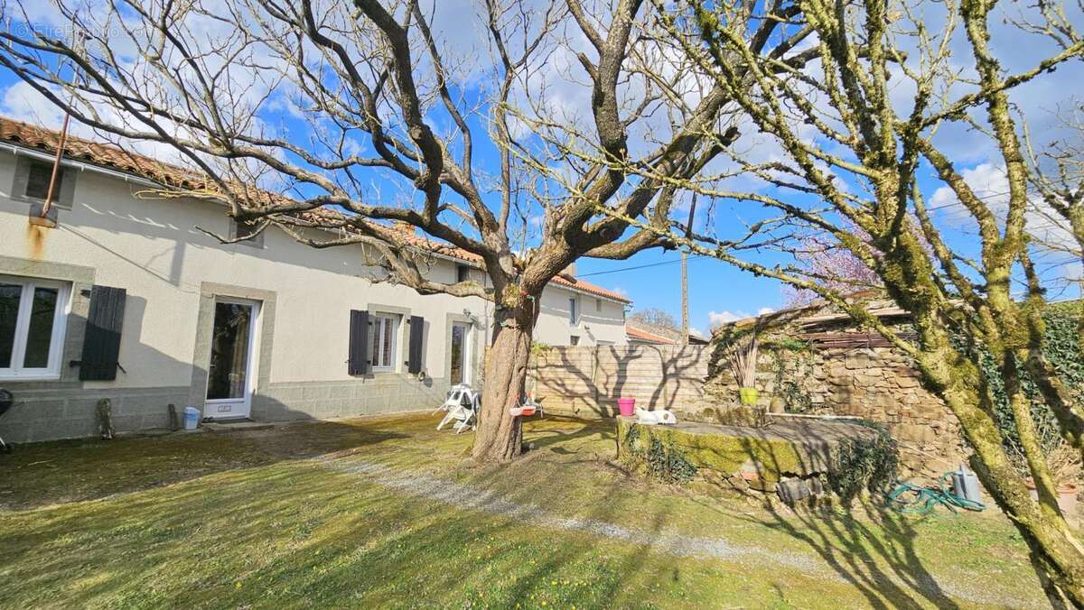 Maison à MAULEVRIER