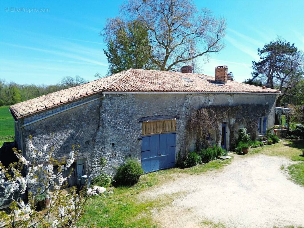 Maison à BOUNIAGUES