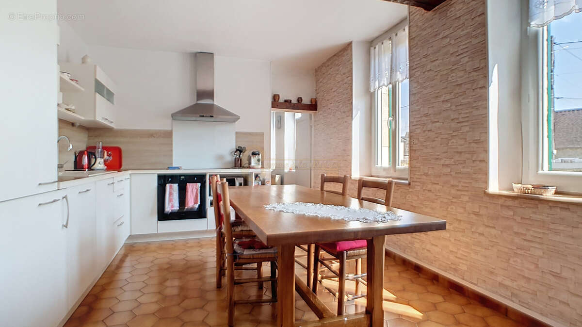 Maison à NOAILLES