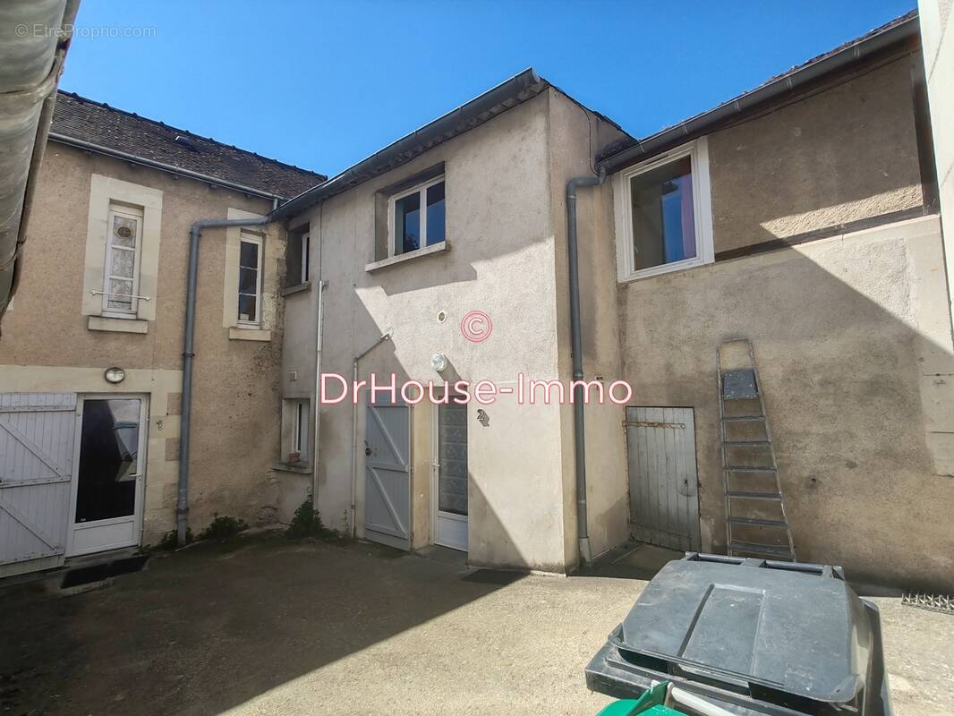 Appartement à DANGE-SAINT-ROMAIN