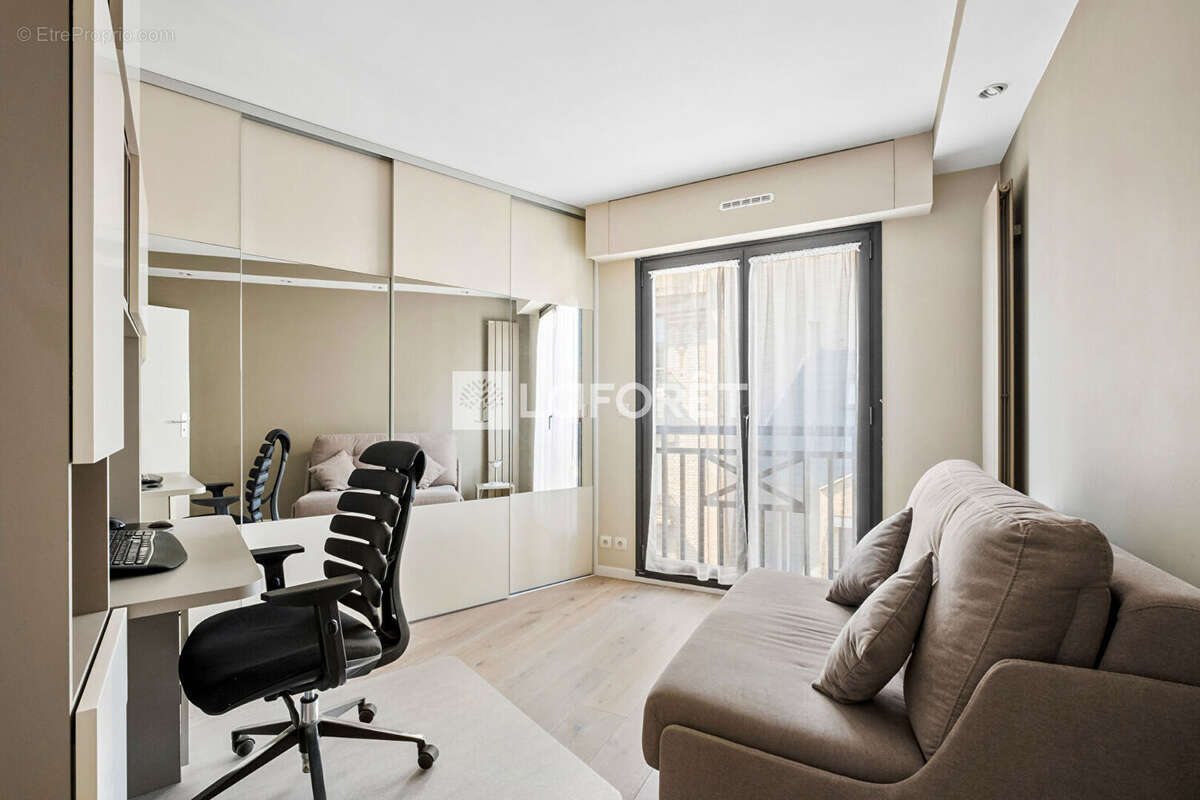 Appartement à SURESNES