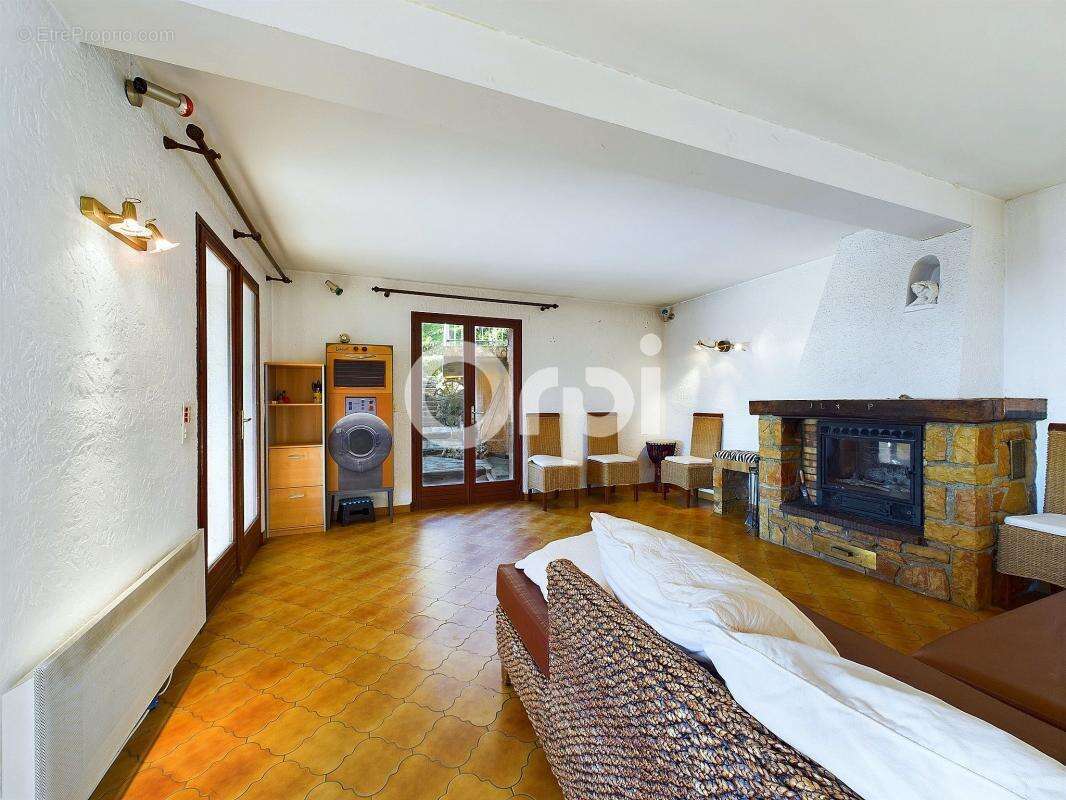 Maison à MANDELIEU-LA-NAPOULE