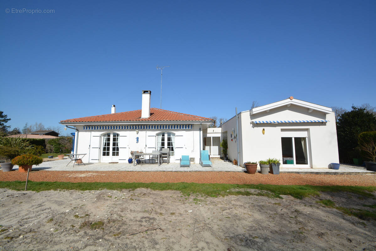 Maison à LACANAU