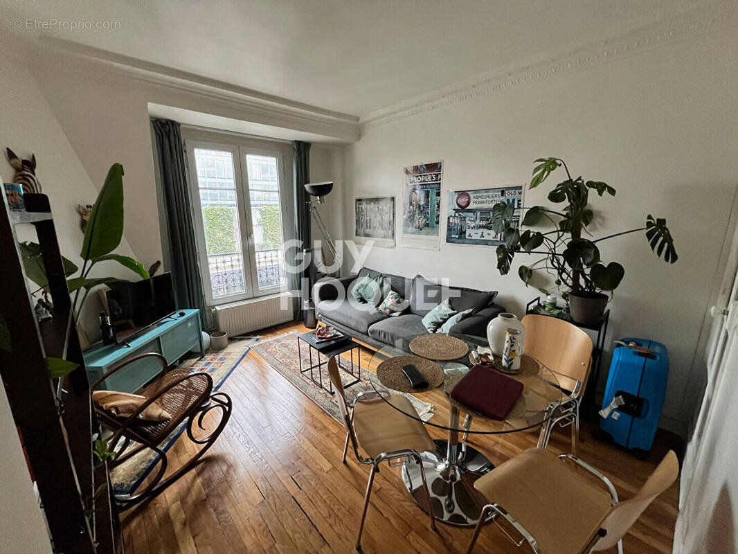 Appartement à NEUILLY-SUR-SEINE