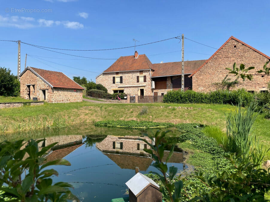 Maison à LA CLAYETTE