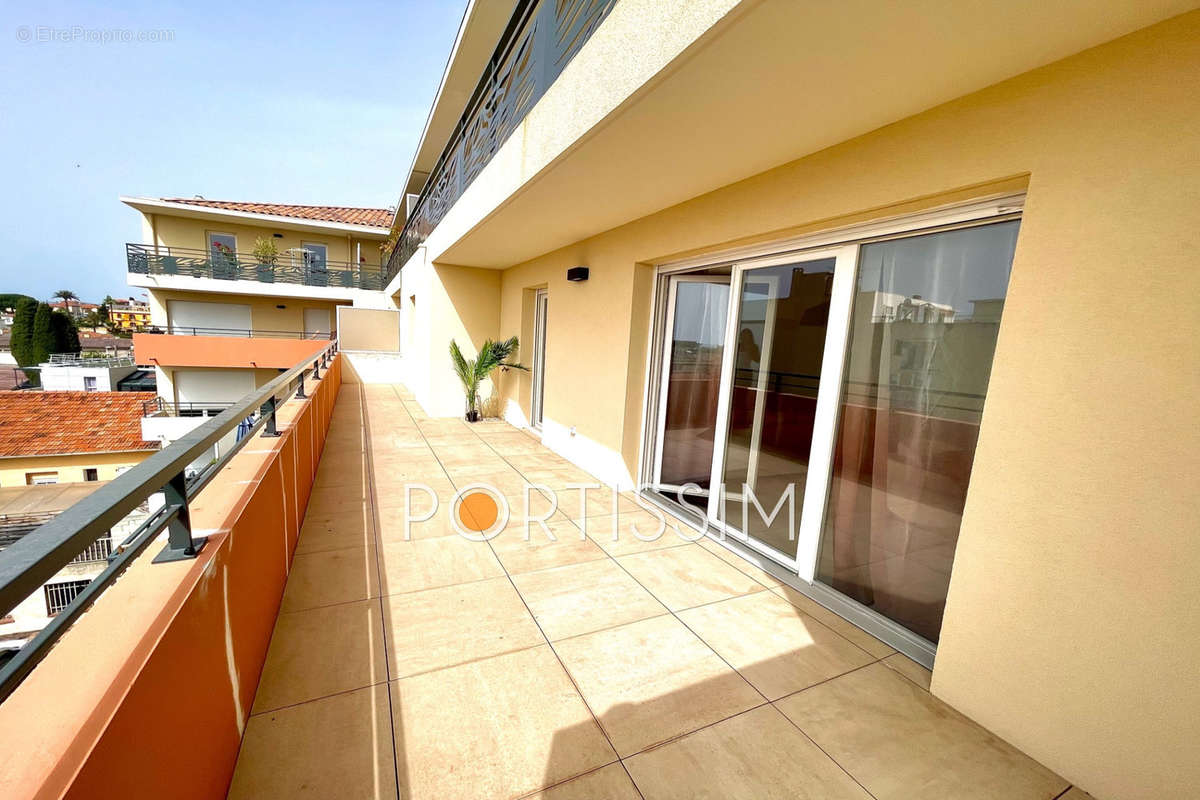 Appartement à SAINT-LAURENT-DU-VAR