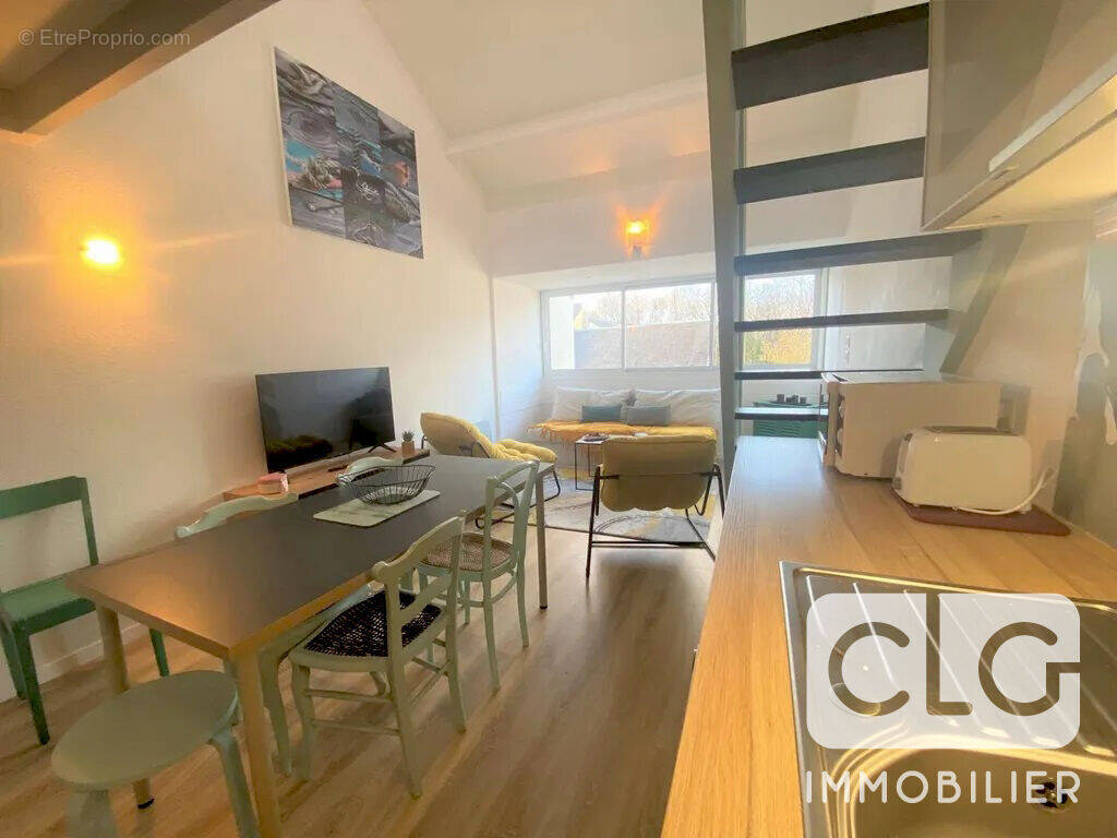 Appartement à COMBRIT