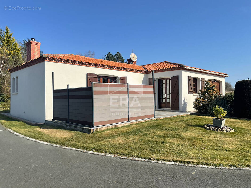 Maison à NESMY