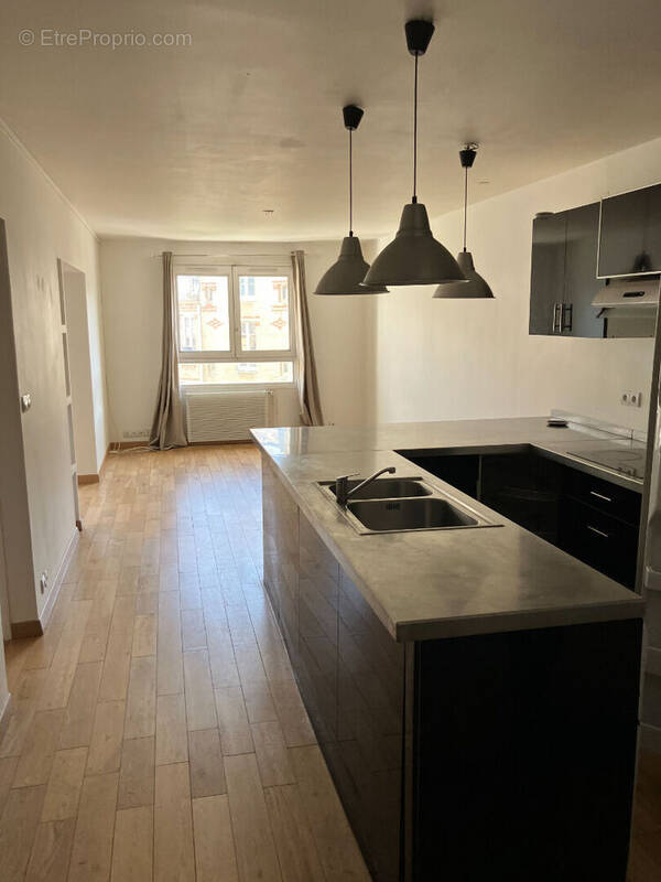 Appartement à PARIS-20E