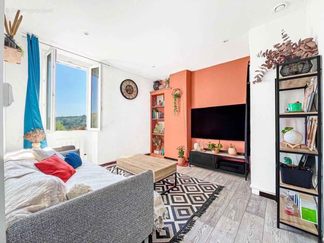 Appartement à LA COLLE-SUR-LOUP
