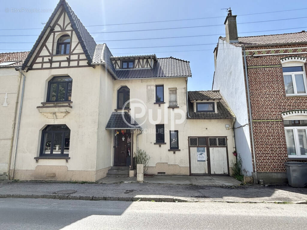 Maison à FRUGES