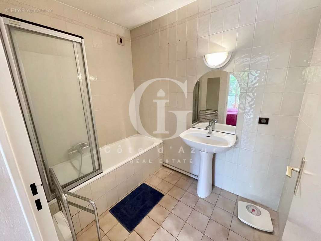 Appartement à LE CANNET